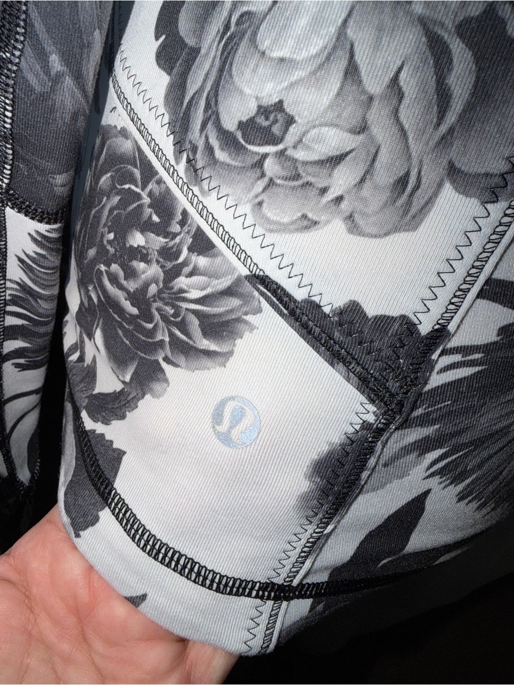Lululemon Brisk Bloom Jacket SZ 2 - Picture 11 of 13